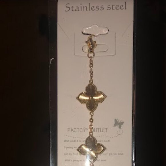 NWT - Alhambra Guilloche Gold Clover Bracelet - Picture 7 of 9